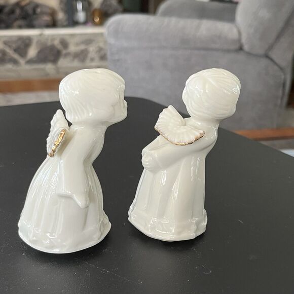 Kissing Angels Porcelain 4" Salt & Pepper Shakers Vint Formalities Baum Brothers - Picture 6 of 8